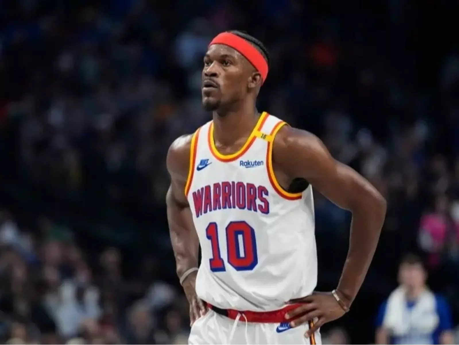 NBA／Jimmy Butler 疑似「挫賽」拉在褲子上畫面遭瘋傳，屁股「黃色污漬」超明顯！