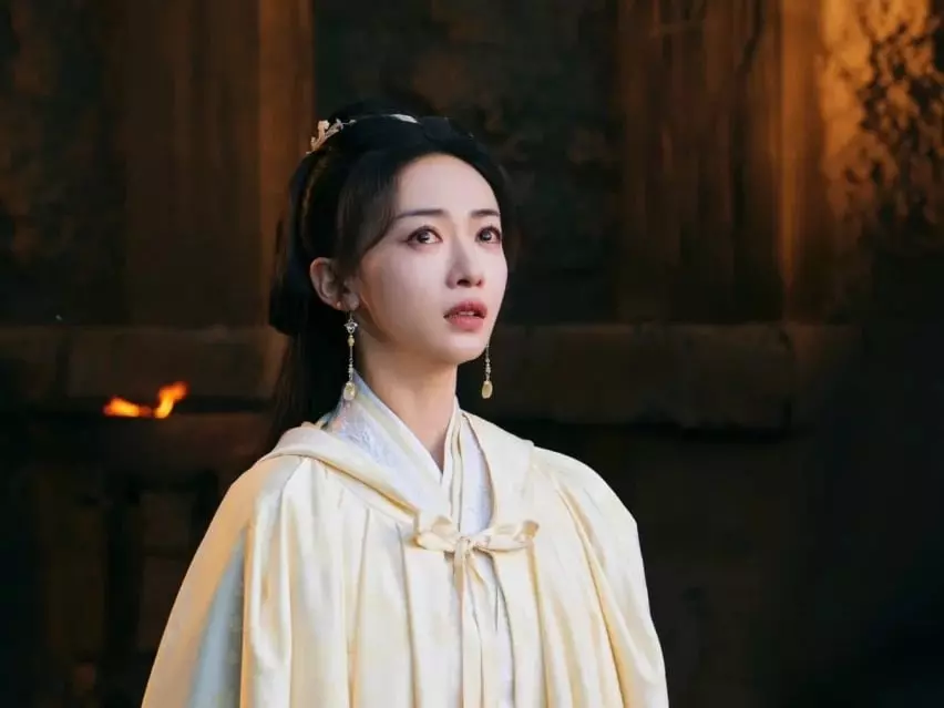 吳謹言近況傳與老公洪堯迎來女兒！產後一個月復工引熱議！