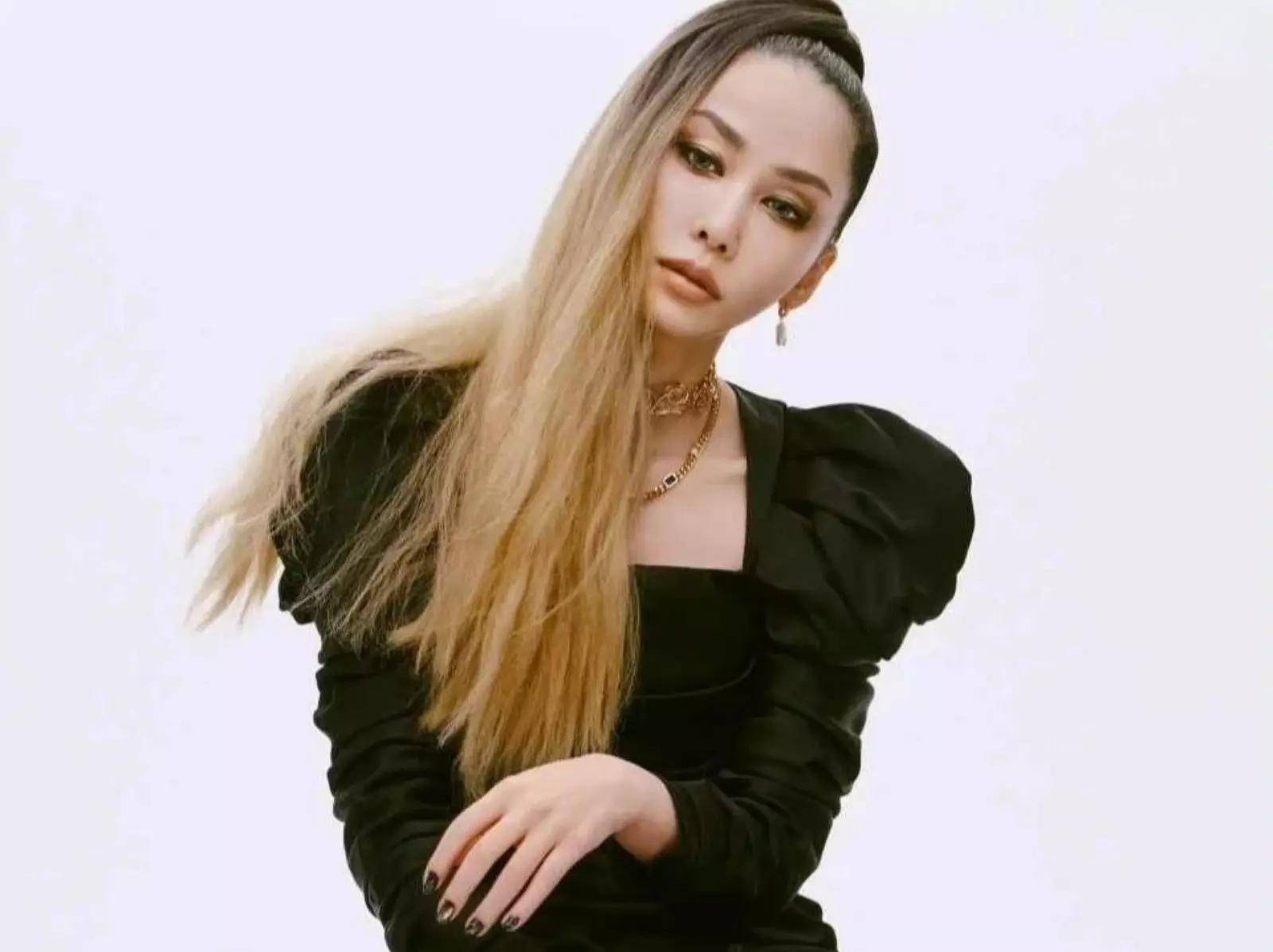 中島美嘉與演唱會吉他手結婚、《NANA》成名曲、失聰原因⋯6 件事你必知！