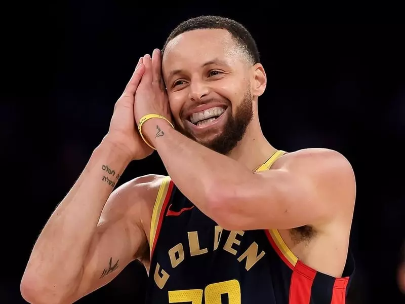 NBA／柯瑞（Stephen Curry）生涯 25000 分達成！紀錄夜險勝活塞！