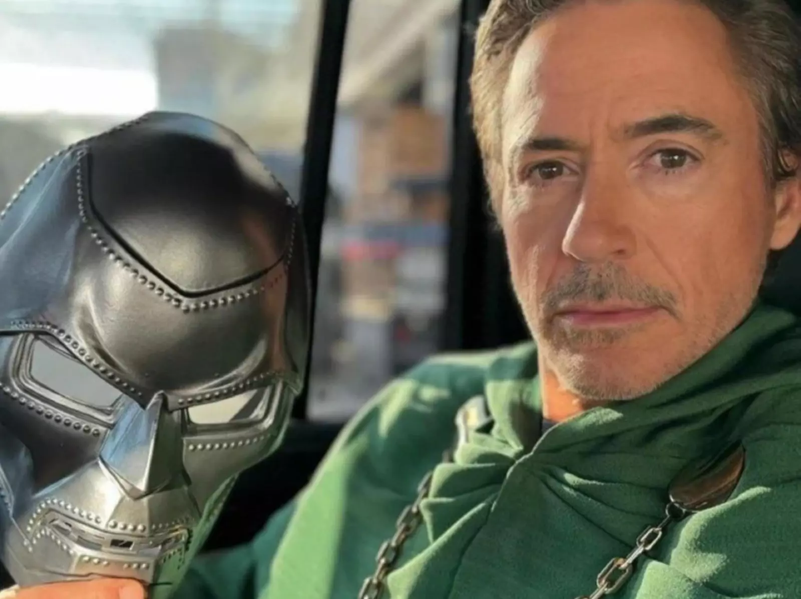 小勞勃道尼 Robert Downey Jr.不只出演「末日博士」！還參與撰寫角色背景、提供服裝構想！