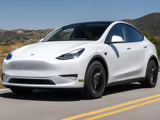 特斯拉 Tesla 銷量再度封王！Model Y 空間、性能亮點關鍵一次看！