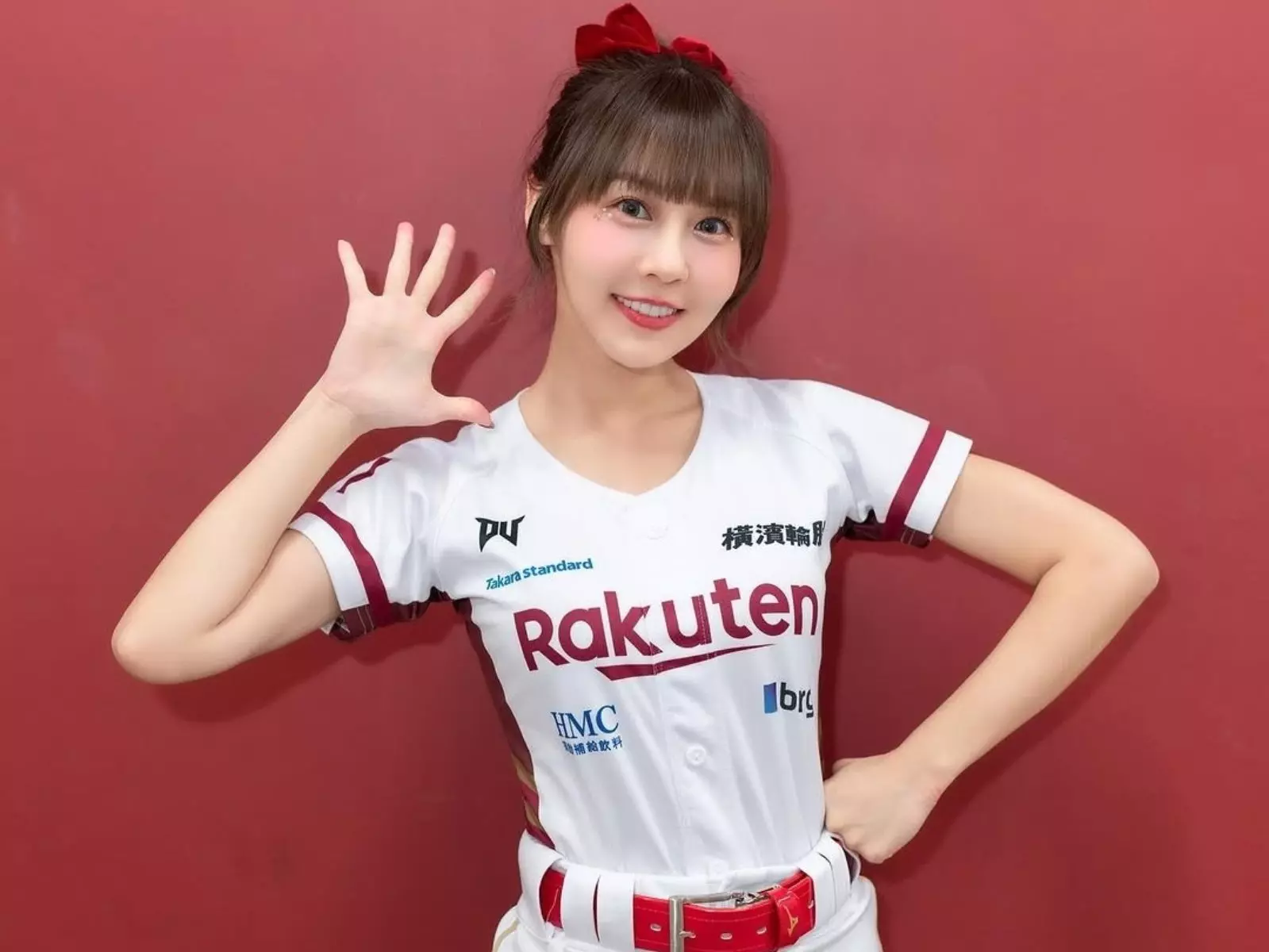 樂天女孩梔梔「改名換造型」遭酸裝韓妹！「崔荷潾」高 EQ 回應獲球迷盛讚！【野生抓正妹】