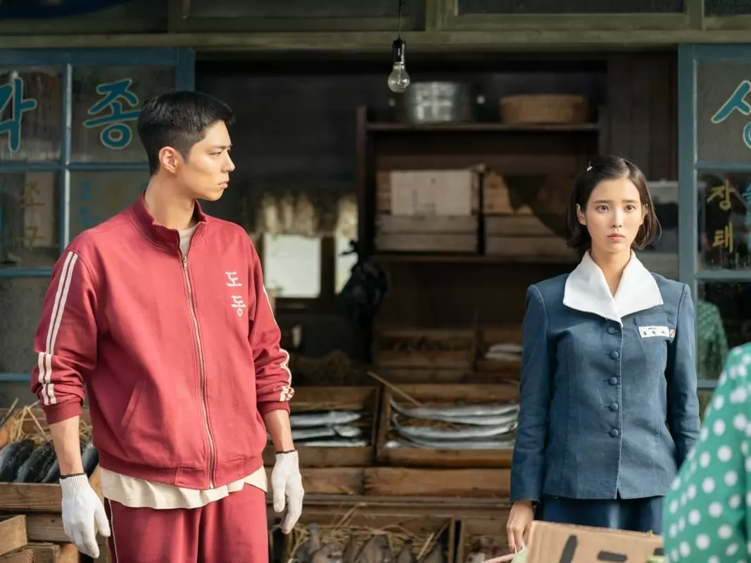 IU、朴寶劍《苦盡柑來遇見你》金句台詞：「生活本身並不邪惡，邪惡的是金錢！」
