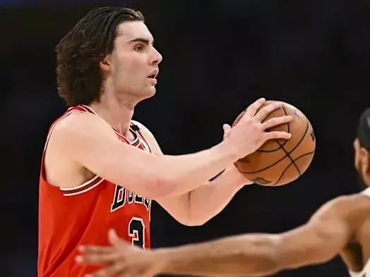 NBA／Josh Giddey 驚天 Logo Shot 半場絕殺！湖人慘遭逆轉「詹皇臉色鐵青」！