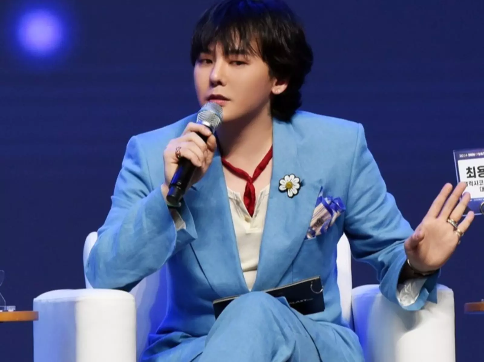 GD 權志龍贈送演唱會門票給 KAIST 學生！粉絲嫉妒：「權教授我也要！」