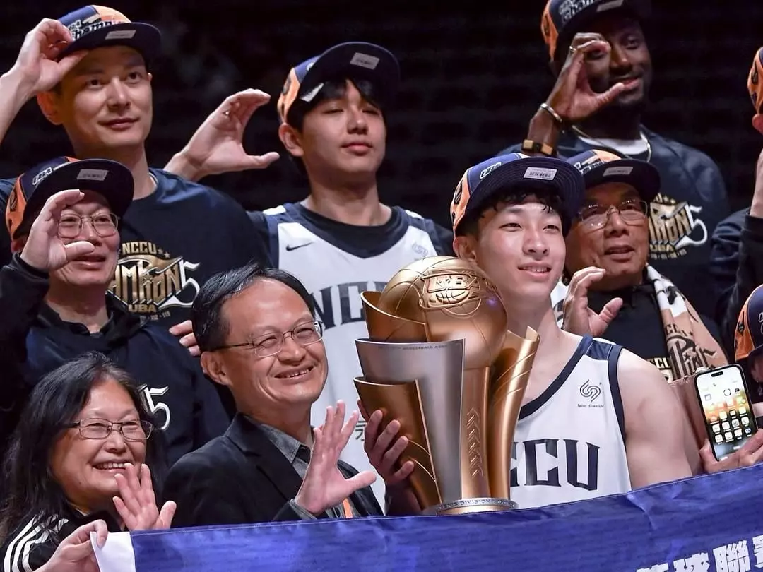 政大雄鷹 UBA 五連霸！跨季 50 連勝創紀錄！