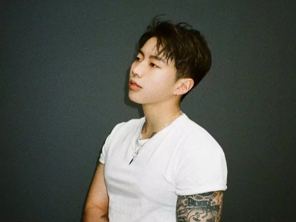 Jay Park 朴載範 5 套私服穿搭解析！美式街頭 、韓系潮流⋯等風格一次學起來！