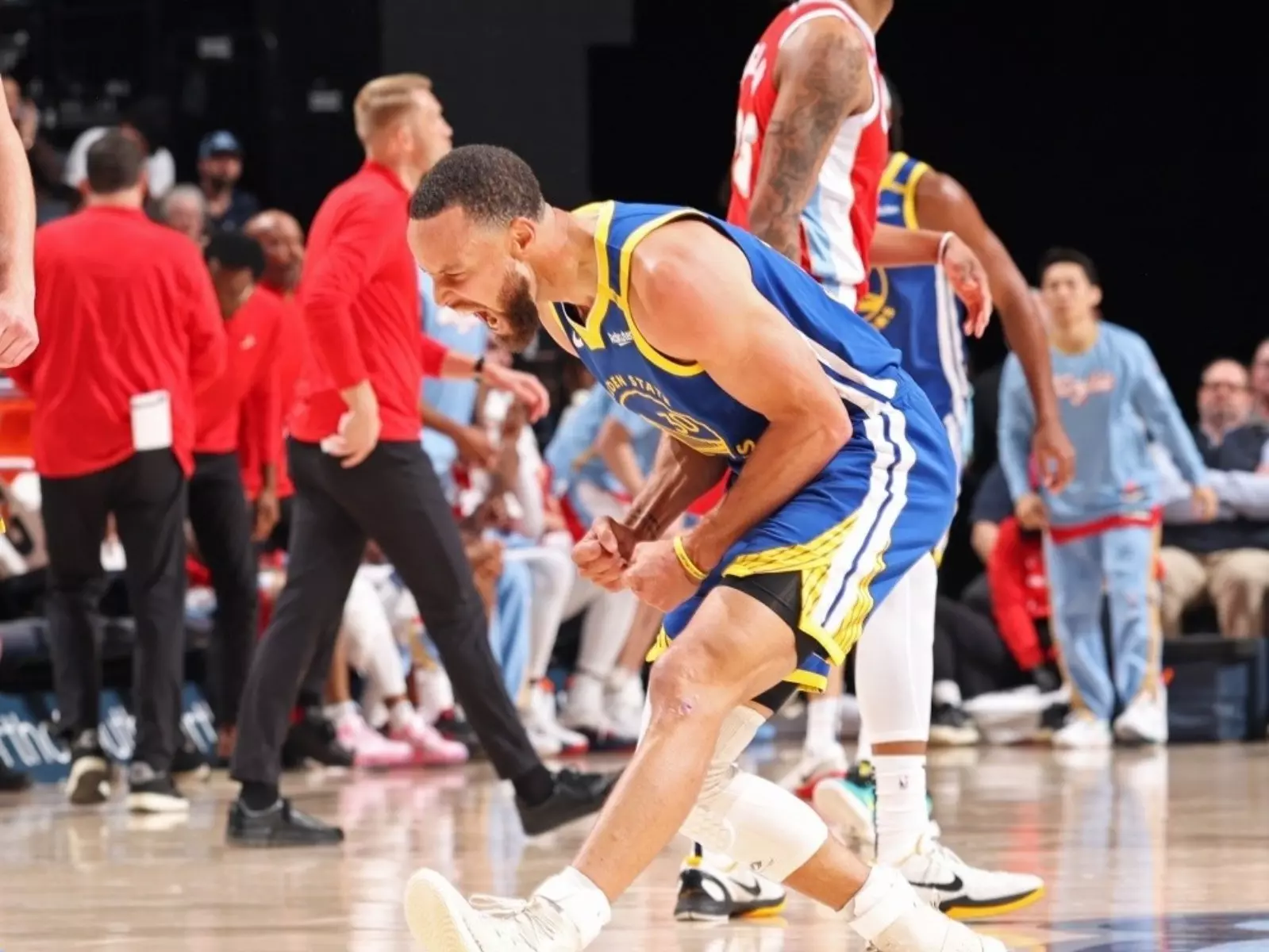NBA／Stephen Curry 狂轟 52 分飆進 12 顆三分球！超越詹皇締造諸多歷史紀錄！