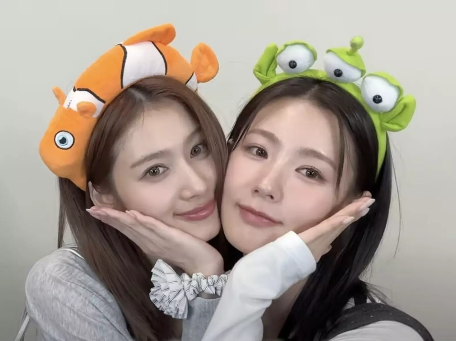 TWICE Sana 分享練習生時期「撞鬼故事」，(G)I-DLE 薇娟嚇爛：「確定不是真人嗎？」