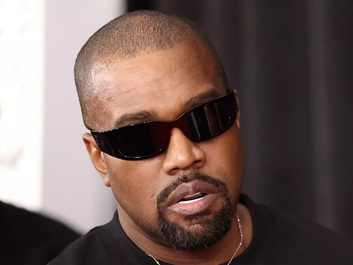 肯爺 Kanye West 遭指控逼未成年接觸成人內容、騷擾辱罵！更爆出：「工作環境宛如邪教！」