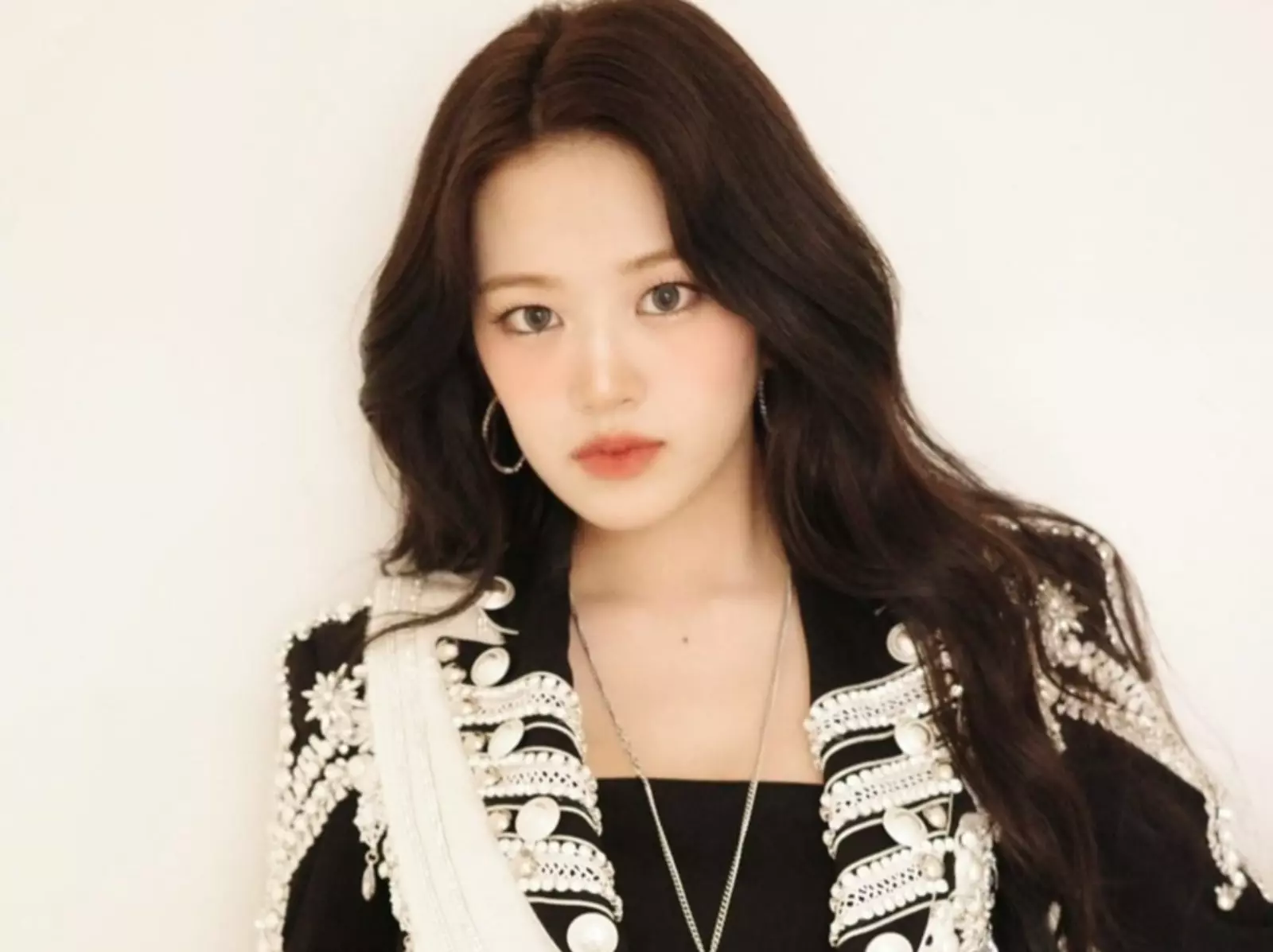 IVE 安兪眞挑戰 Jennie 新曲〈like JENNIE〉舞蹈，影片瘋傳直衝 X 熱搜趨勢！