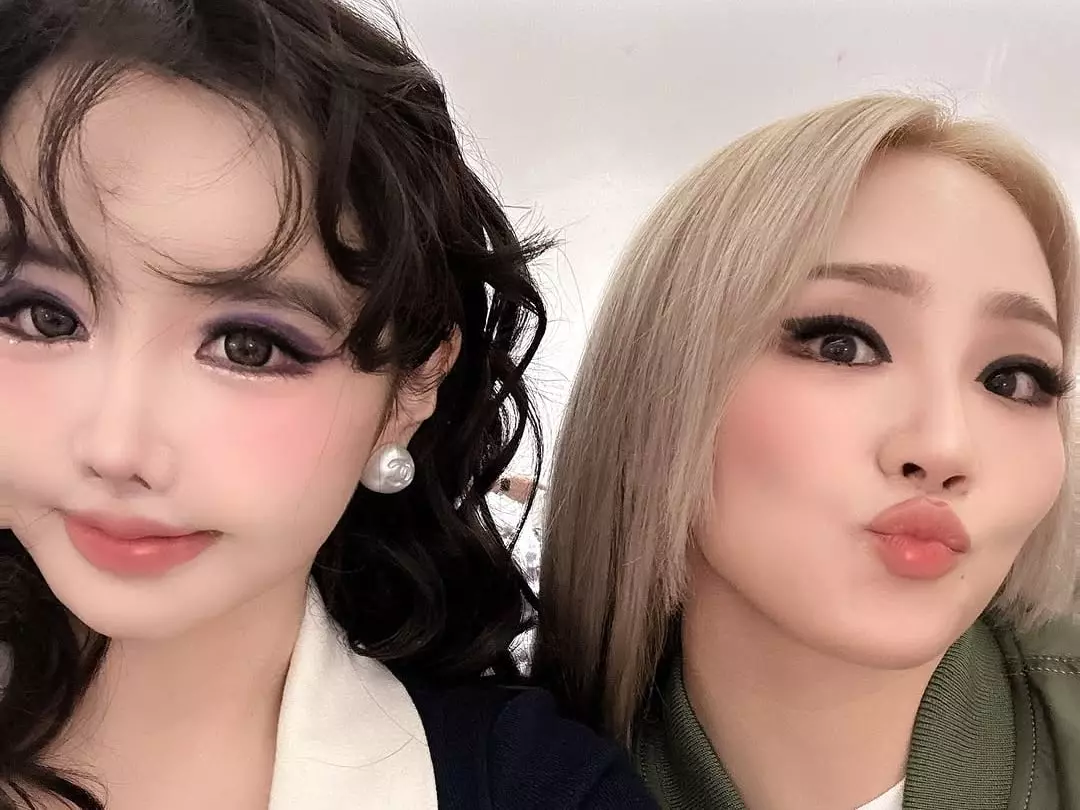 2NE1 朴春遭疑又整形！IG 自拍發文回應：「只是化妝效果！」