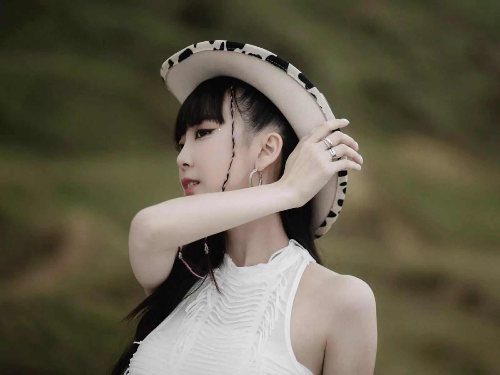 林怡廷 EVA 推出全新單曲《愛在心裡口難開》！詮釋心動與暈船的悸動！
