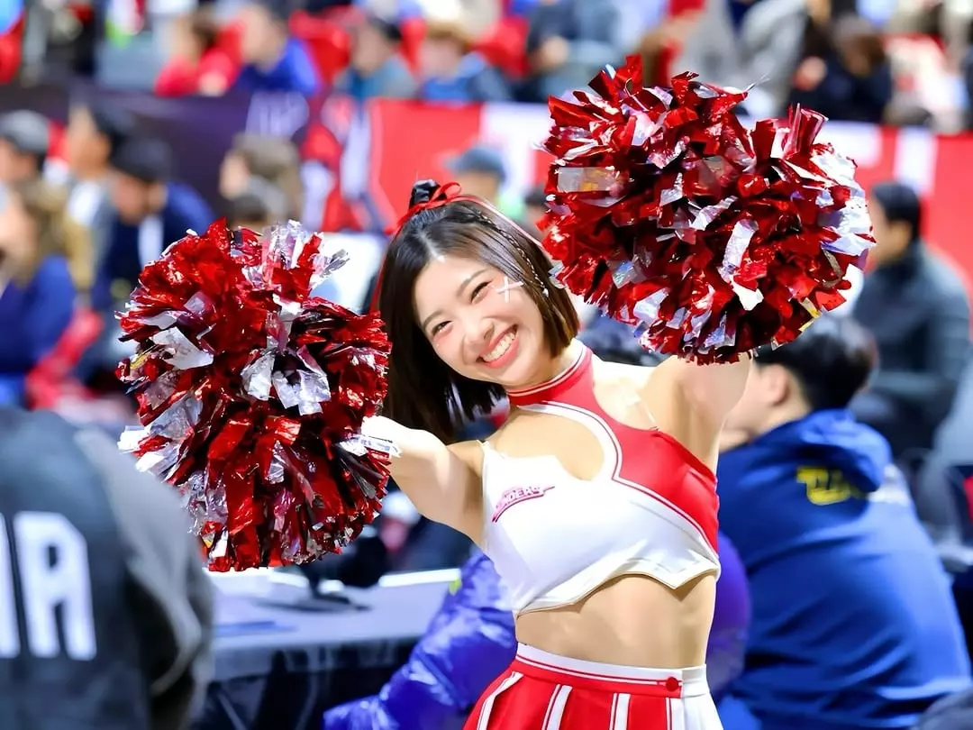 橘兒告別 10 年啦啦隊生涯！淚崩感謝粉絲：「為我生涯增添色彩！」【野生抓正妹】