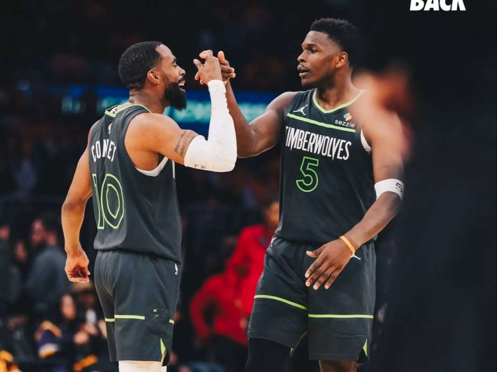 NBA／灰狼 22 分大勝湖人搶下系列賽首勝！團隊三分球徹底射爆紫金軍團！