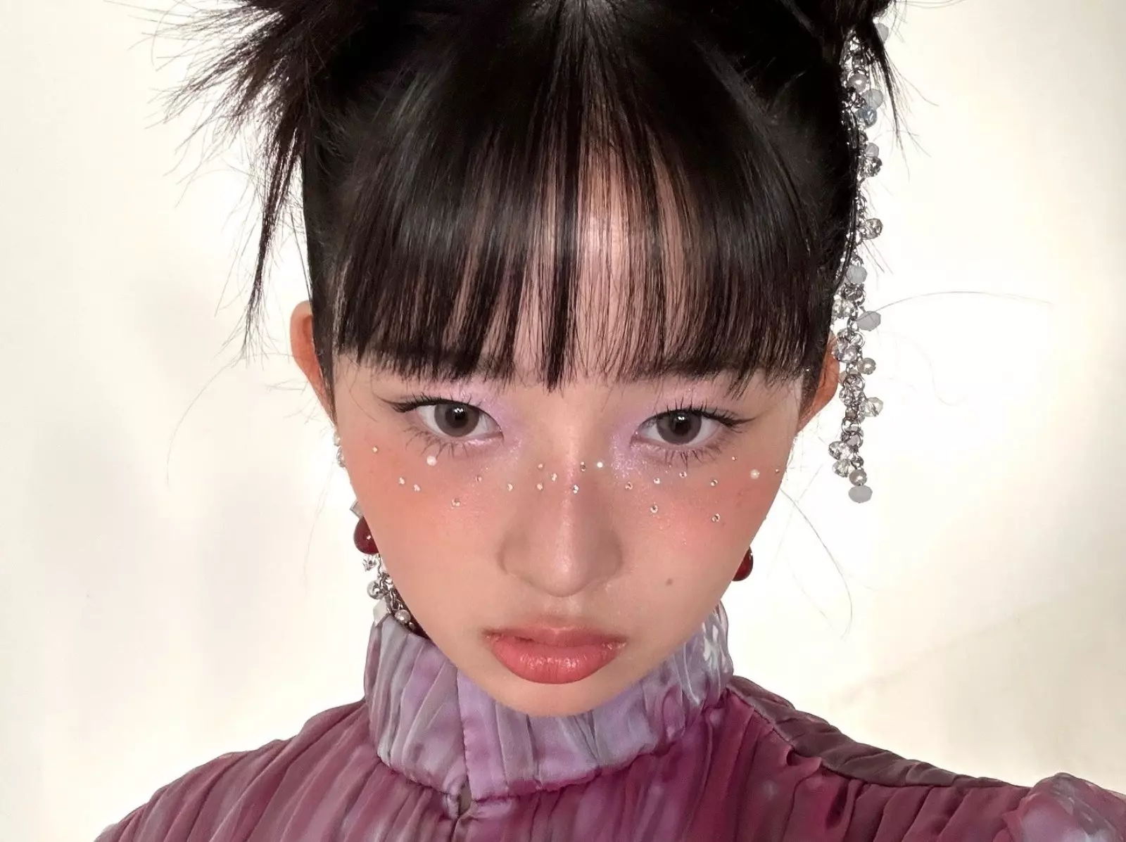 IVE Rei 身高 170 公分！偶像是 Red Velvet、人間庫洛米、甜喪系代表⋯ 5 件事快認識！