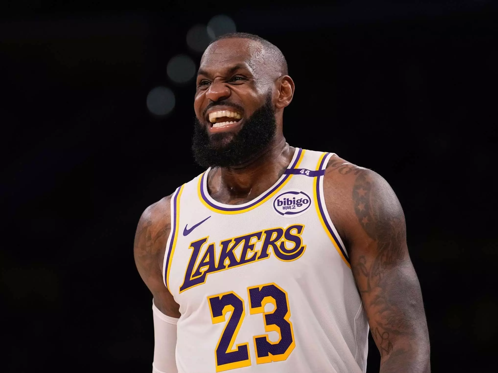 NBA／湖人首戰慘敗灰狼！詹皇不慌：「我們需要一場比賽了解對手強度！」