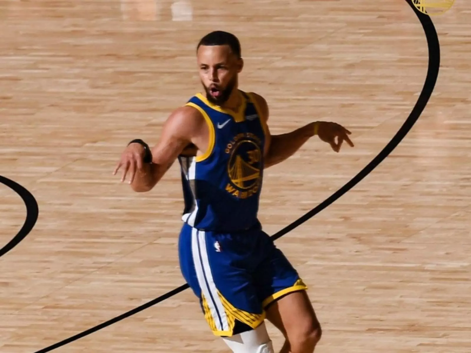 NBA／Curry 被火箭各種「粗暴防守」畫面曝光！球迷傻眼「這樣沒吹犯規太扯！」