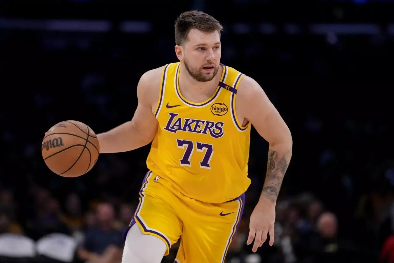 NBA／Luka Doncic 狂轟 31 分準大三元！湖人擊敗灰狼搶下 G2 將系列賽扳平！