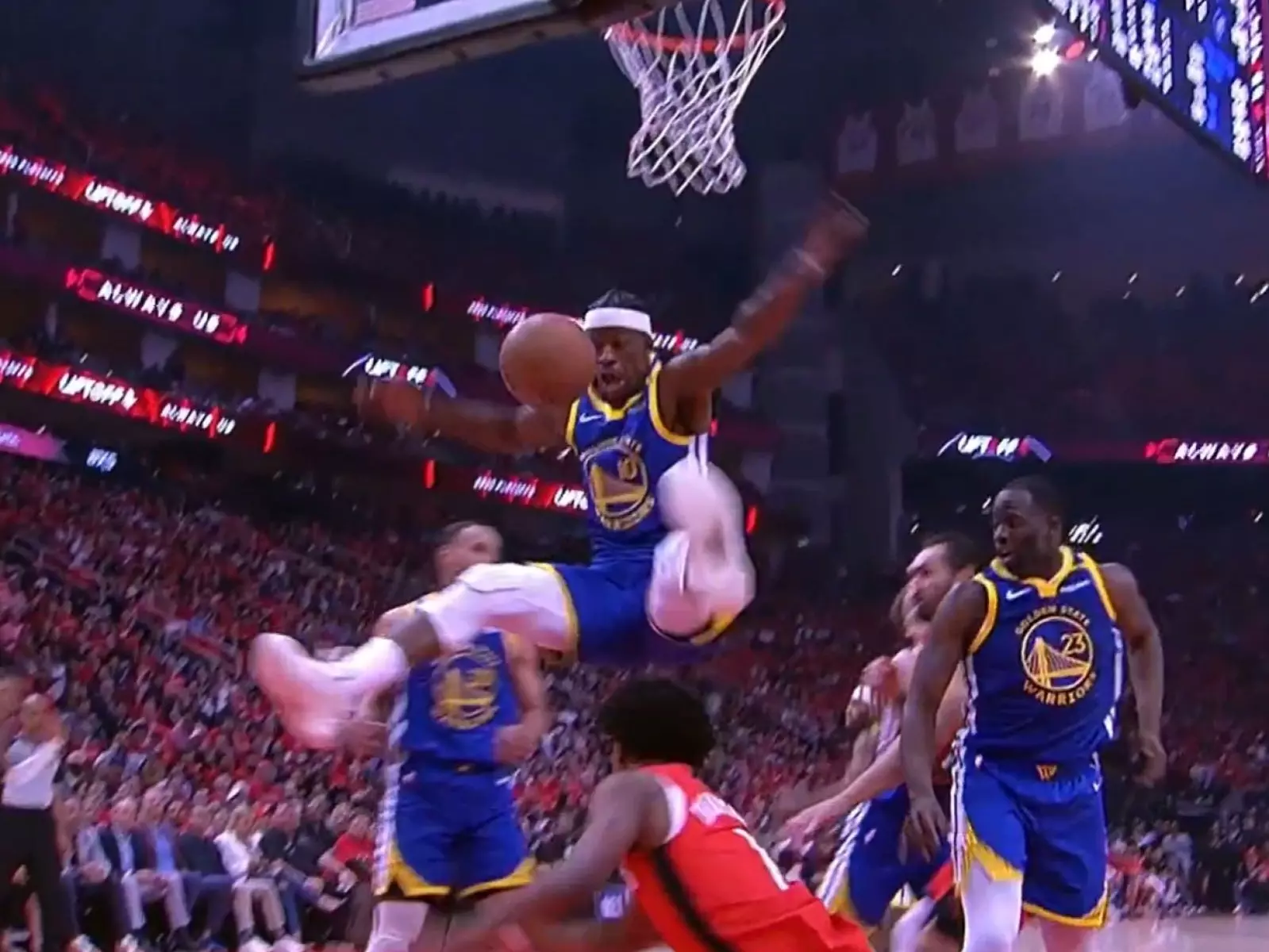 NBA／Jimmy Butler 傷退不會回歸！遭 Amen Thompson 猛撞背部重摔恐怖畫面曝光！
