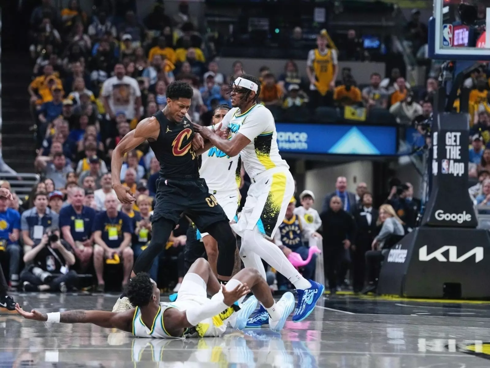 NBA／Mathurin、Hunter 爆發激烈衝突！賽後相約場外「釘孤枝」！