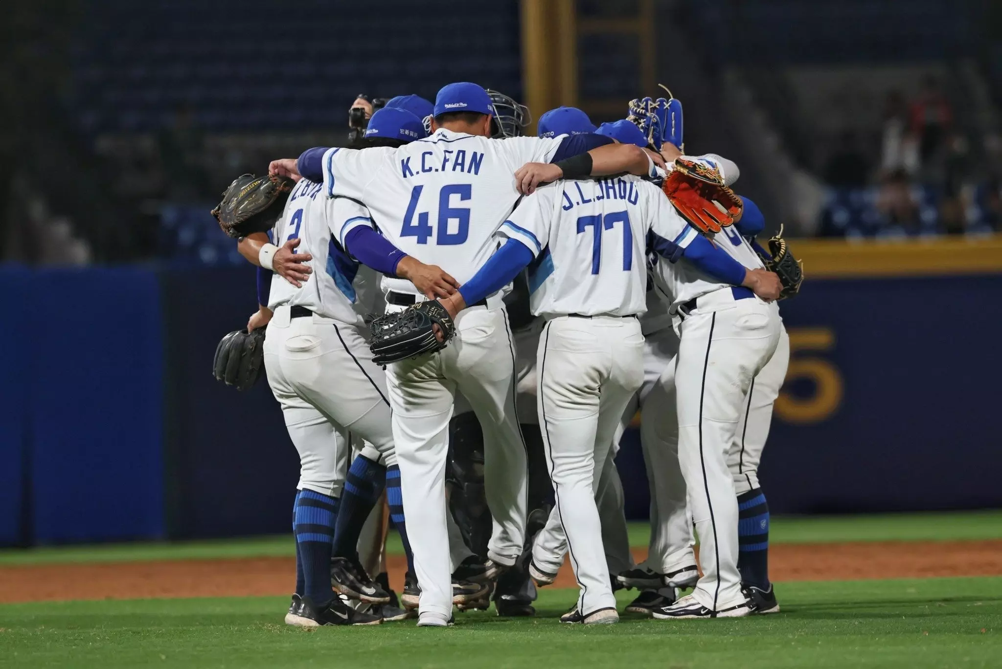 富邦悍將終止主場 7 連敗！高國麟開轟＋李東洺好投助隊重獲勝利！