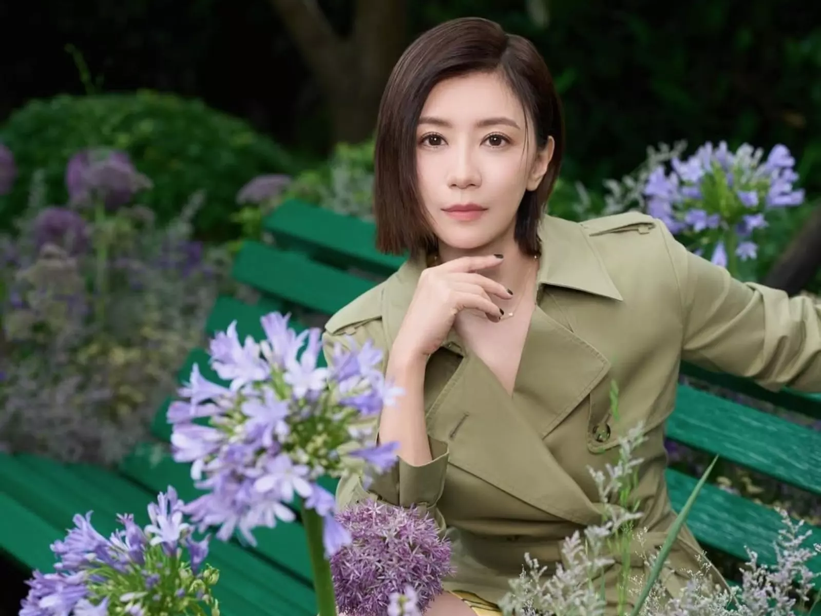 賈靜雯現身 Burberry 活動！50 歲「絕美凍齡樣貌」太不科學！