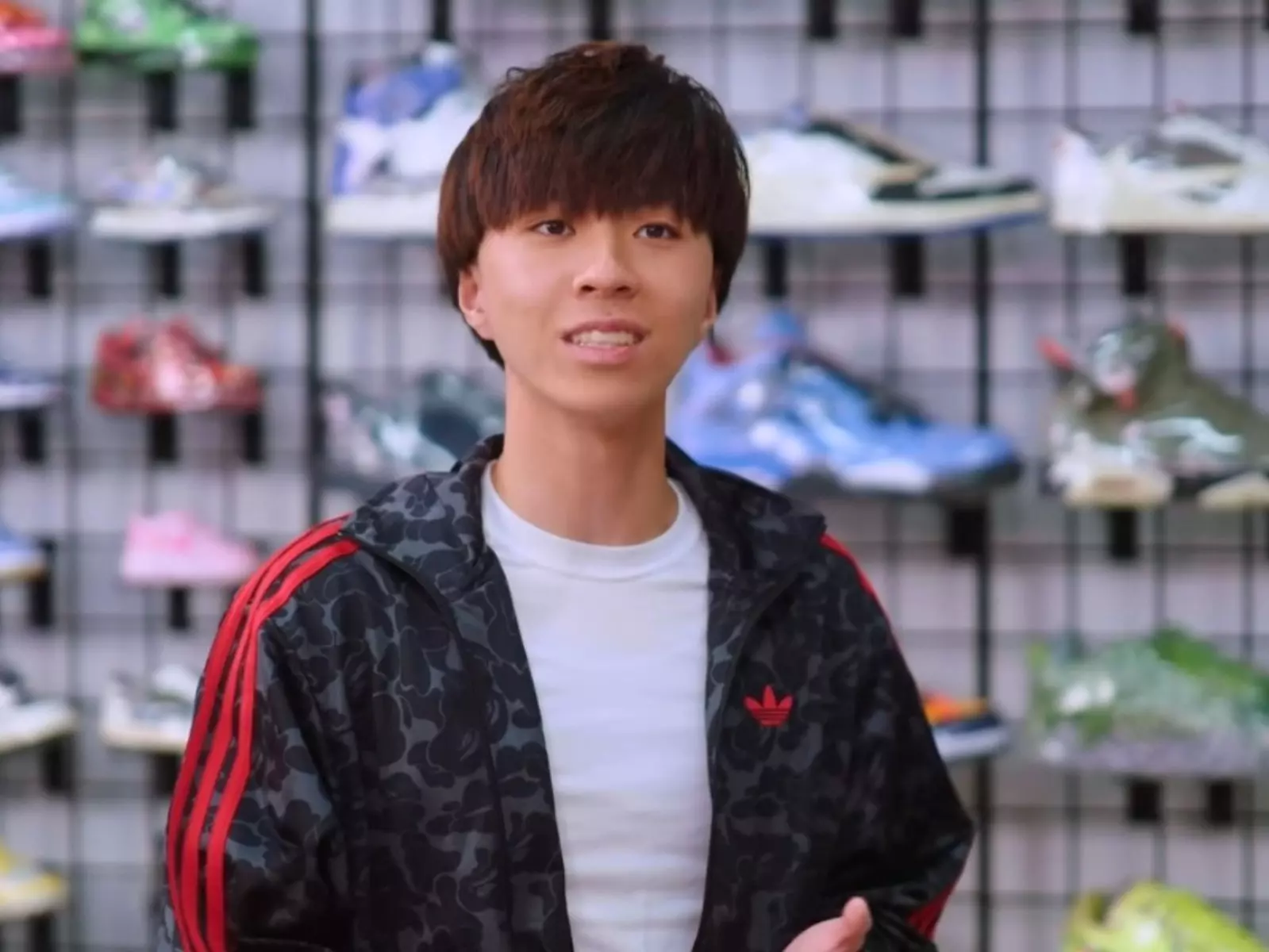Ray 作客 Complex《Sneaker Shopping》成史上首位台灣人！爆花 7 萬買鞋暢聊球鞋文化！