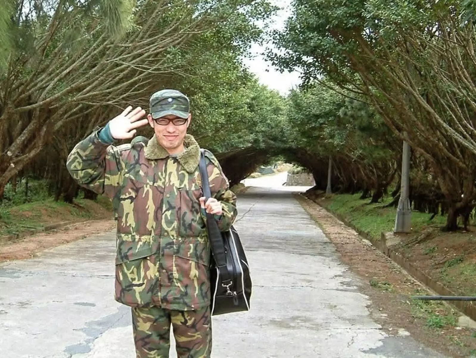 熱狗開酸演藝圈閃兵！曬馬祖軍旅照「當兵超好玩的啊！」