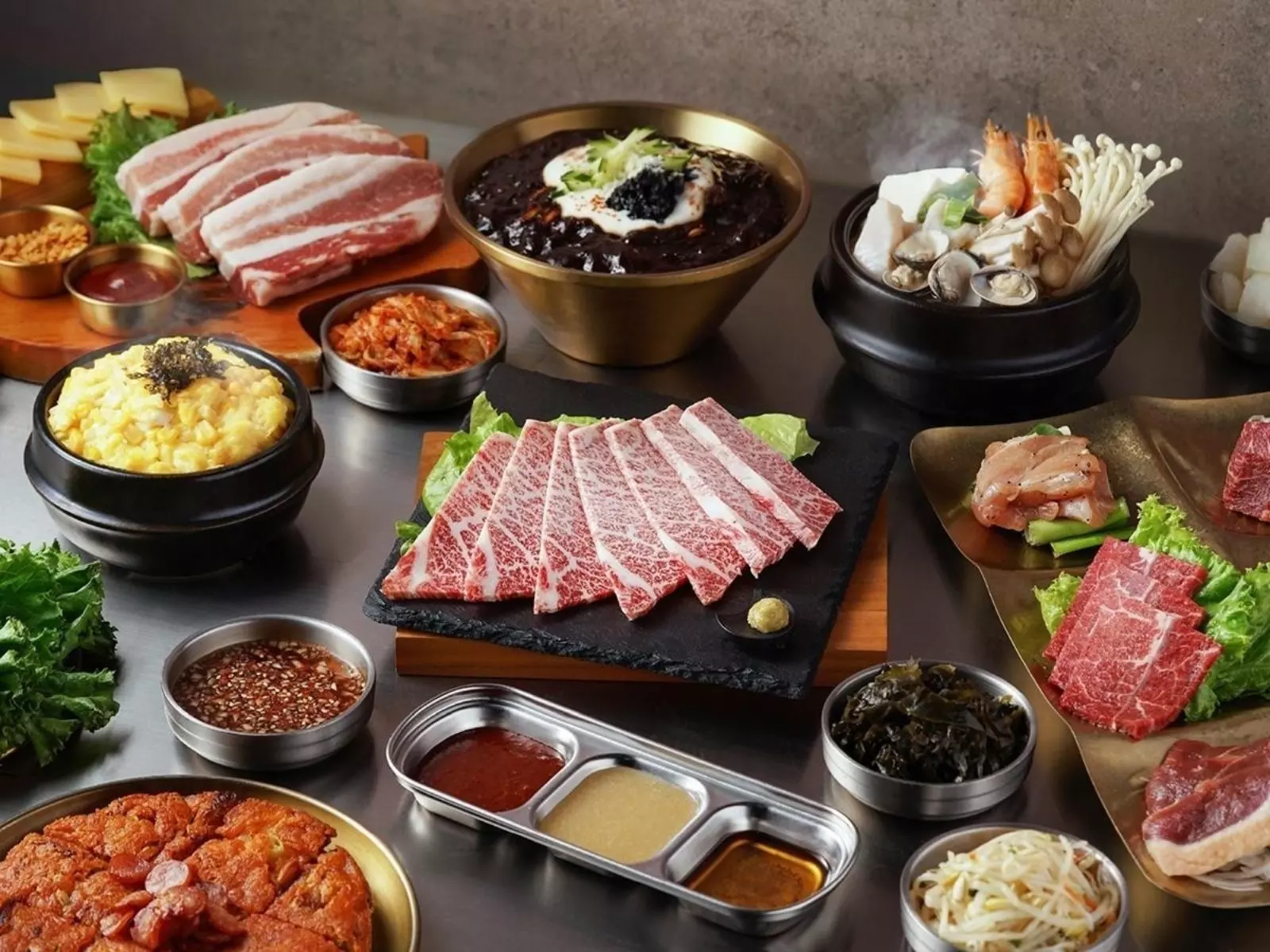 「金咕친구 韓式原塊烤肉」菜單重磅升級 米其林餐廳指定國產究好豬 招牌豬五花三吃