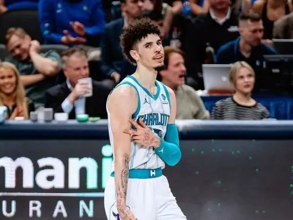 NBA／LaMelo Ball 驚傳恐將轉戰快艇！「球哥」Lonzo Ball 親曝交易可能！