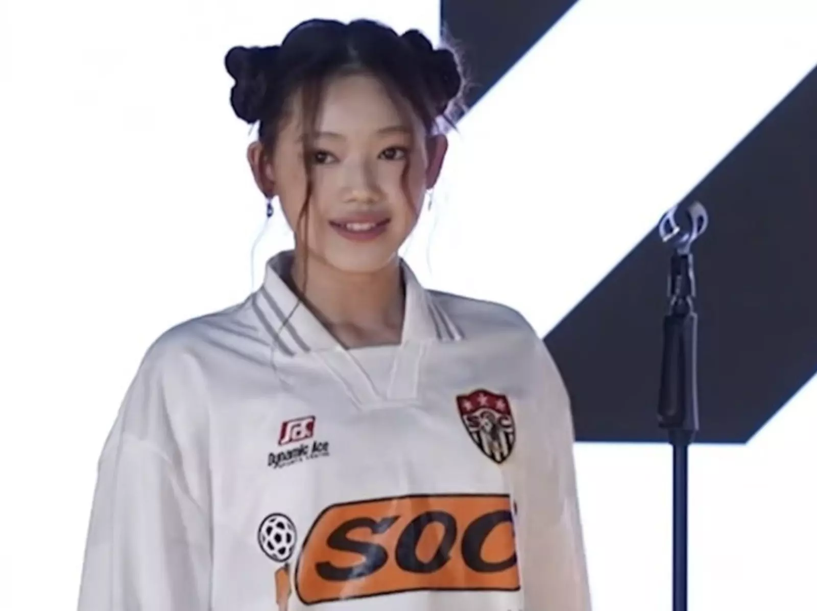 YG 新女團首位成員 Evelli 公開！來自澳洲、年僅 15 歲、練習兩年⋯饒舌實力掀起熱議！