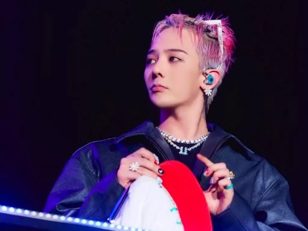 GD 權志龍回應與 TWICE Sana 戀愛傳聞！曝標注個人帳號背後原因！