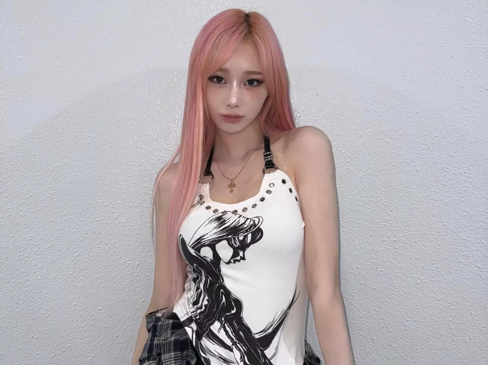aespa Giselle 身高 166 公分 IG 放送比基尼剪影照！引粉絲朝聖大喊「媽咪」！