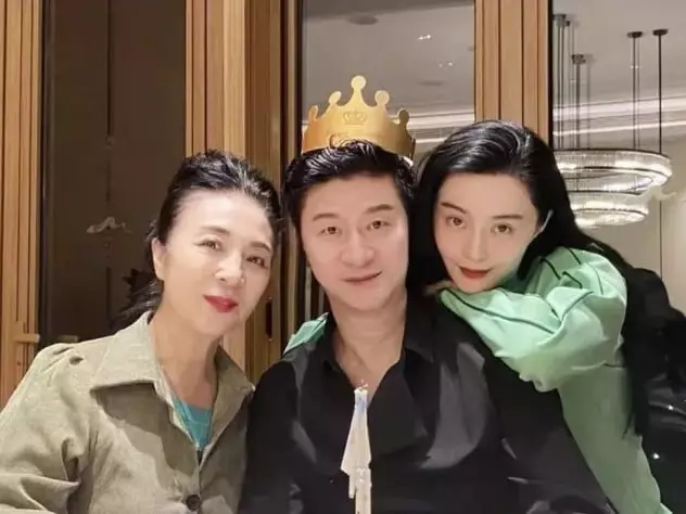 范冰冰近況曝光！微博曬 70 歲爸爸照，凍齡外型神似范丞丞引熱議！