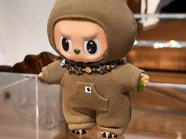 LABUBU 公仔成交價賣破近「百萬」台幣創新高！JOOPITER x sacai x SEVENTEEN 拍賣會刷新紀錄！