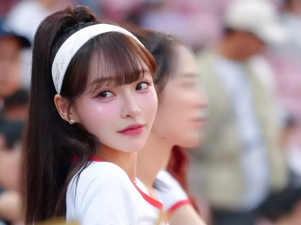 林襄幽默回應末日預言！喊話：「先把美照發一發！」【野生抓正妹】
