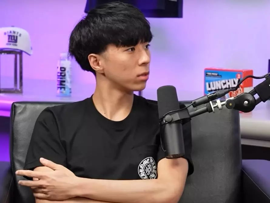 「最強高中生」Ray 當兵回台四個月是假的！自曝不用當兵：「我都在玩 2K！」