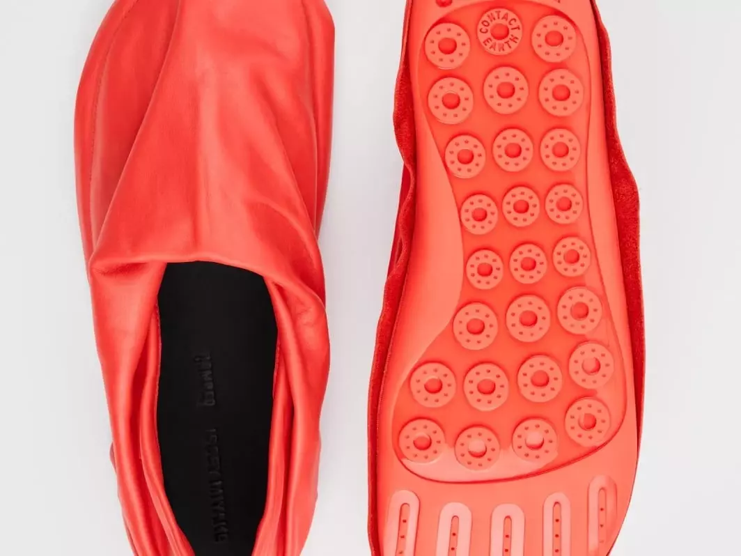 ISSEY MIYAKE x Camper 聯名鞋款登場！結合日西工藝全新設計，發售詳情完整公開！