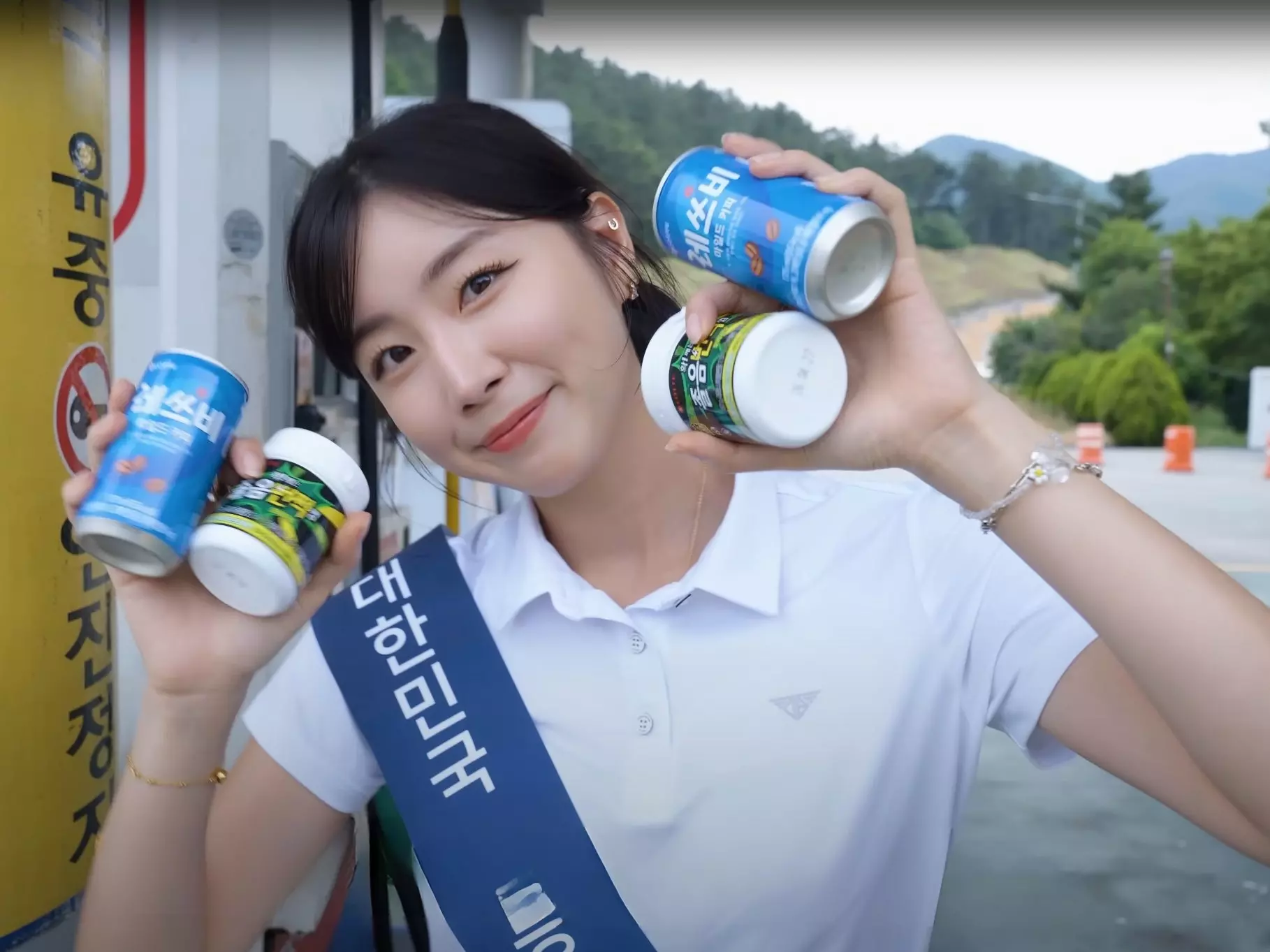 台鋼雄鷹啦啦隊員安芝儇現身加油站做公益！粉絲直呼：「我也想來加油！」