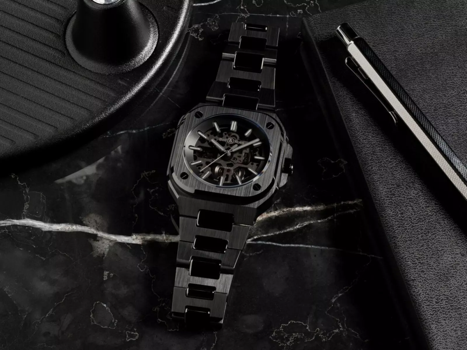BELL & ROSS 全新 BR-05 Skeleton Phantom Ceramic 腕錶低調神秘，集尖端航天科技、當代藝術及現代主義設計靈感於一身