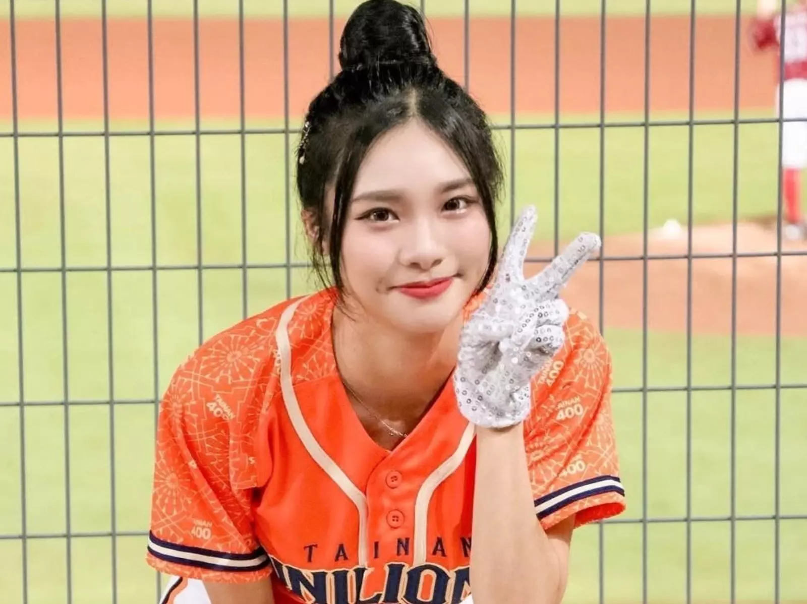 Joy 香汗淋漓送上愛的鼓勵！統一獅「酒窩女孩」被鄉民推爆：「低調正！」【野生抓正妹】