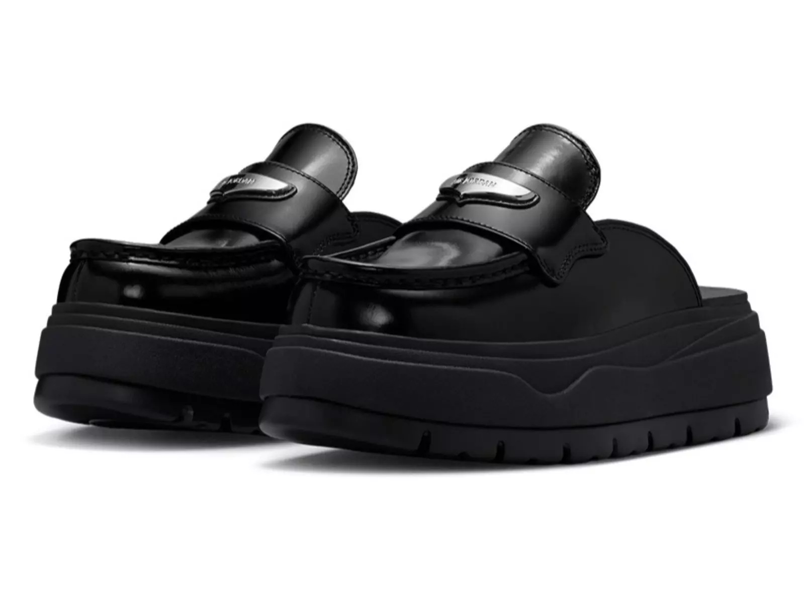 Air Jordan Mule Loafer 正式登場！喬丹版「運動樂福鞋」可愛爆表！