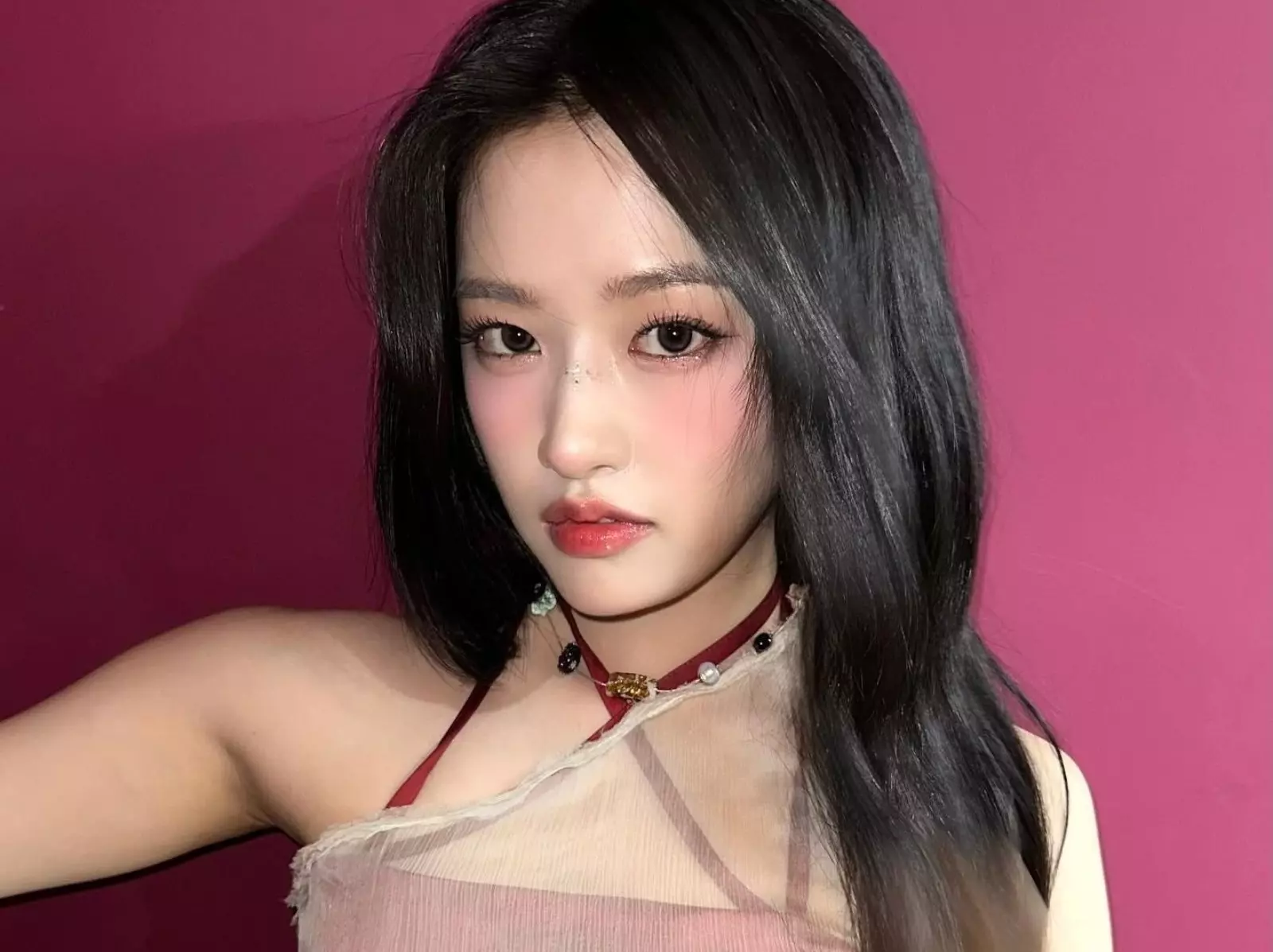 IVE 安俞真翻唱《Kpop 獵魔女團》主題曲〈Golden〉，遭網友質疑「修音太大」！