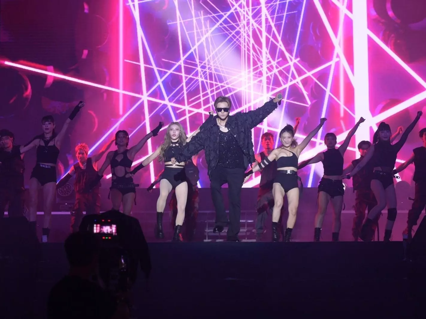 羅志祥花蓮義唱連唱 14 首經典歌曲，比照小巨蛋規格演出超震撼！
