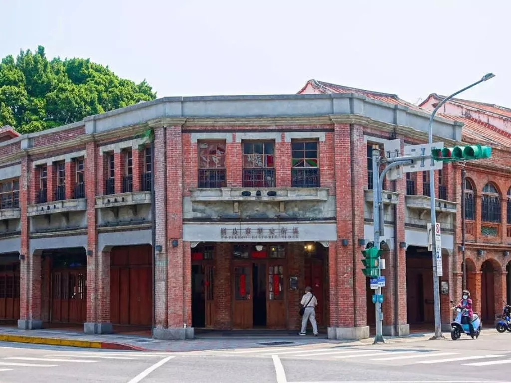 台北市推「臺北，就是香」人文旅程！走讀萬華香火與青草體驗一日輕旅行！