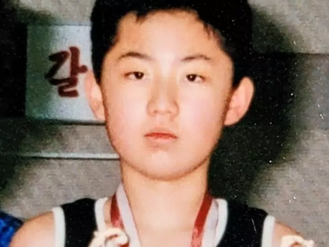 金正恩 13 歲稚嫩照曝光！曾愛上籃球每天都打到天黑！