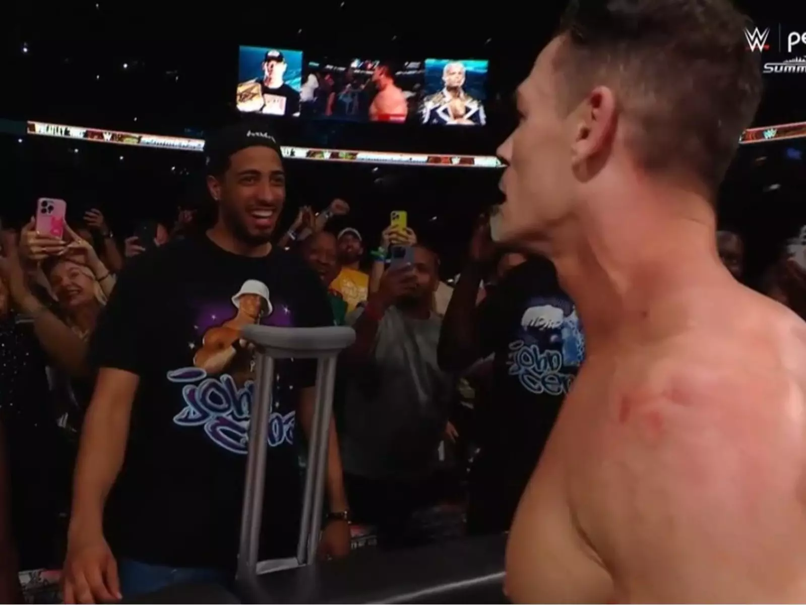 Tyrese Haliburton 現身 WWE 現場，John Cena 奪走對方拐杖暴揍對手一頓！