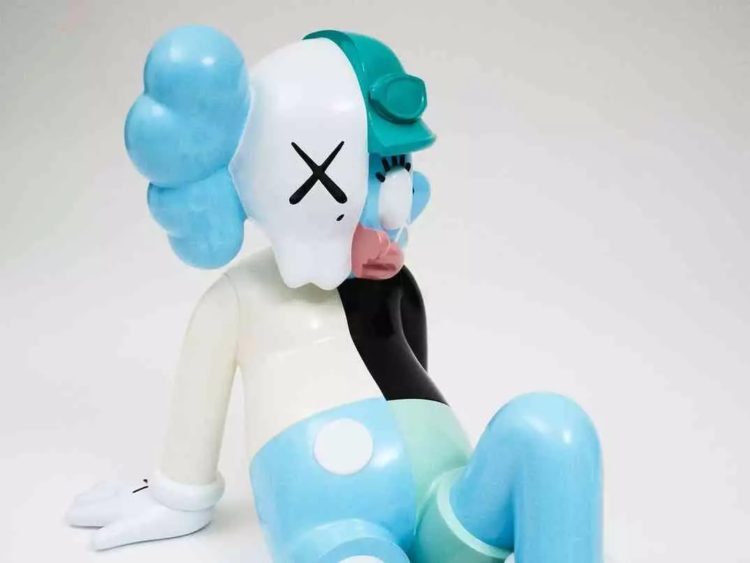 Olaolu Slawn 攜手 KAWS 打造聯名雕塑作品？引本人親自澄清：「這與我無關！」